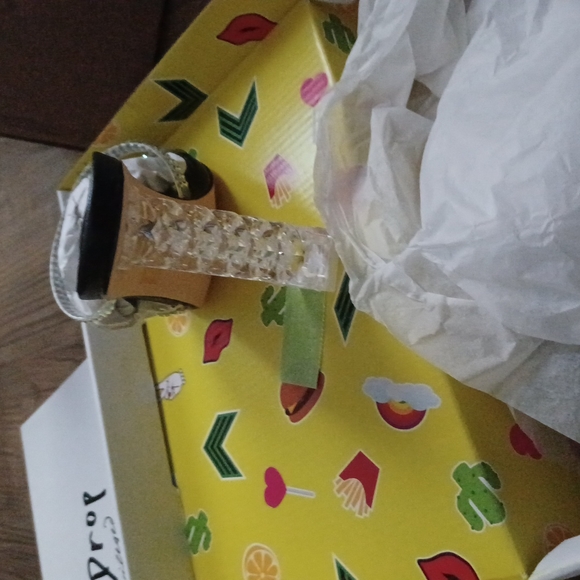 Heels - Picture 4 of 5